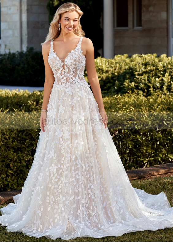 Ivory 3D Lace Tulle V Back Fairytale Wedding Dress